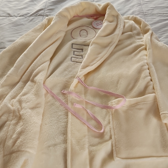 Cream LOVE Embroidered Women's Robe - Picture 5 of 8